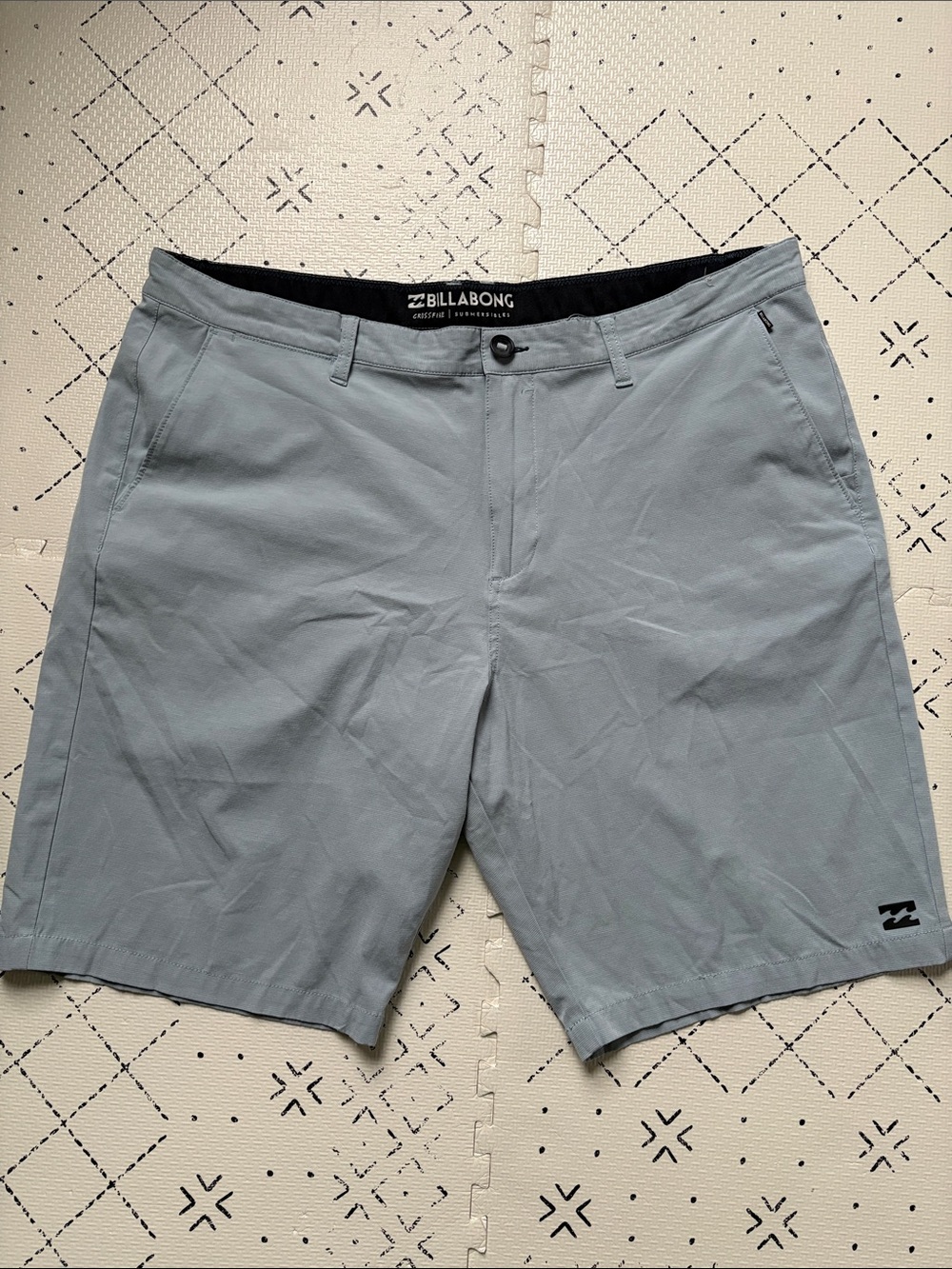 Men’s Billabong submersible shorts